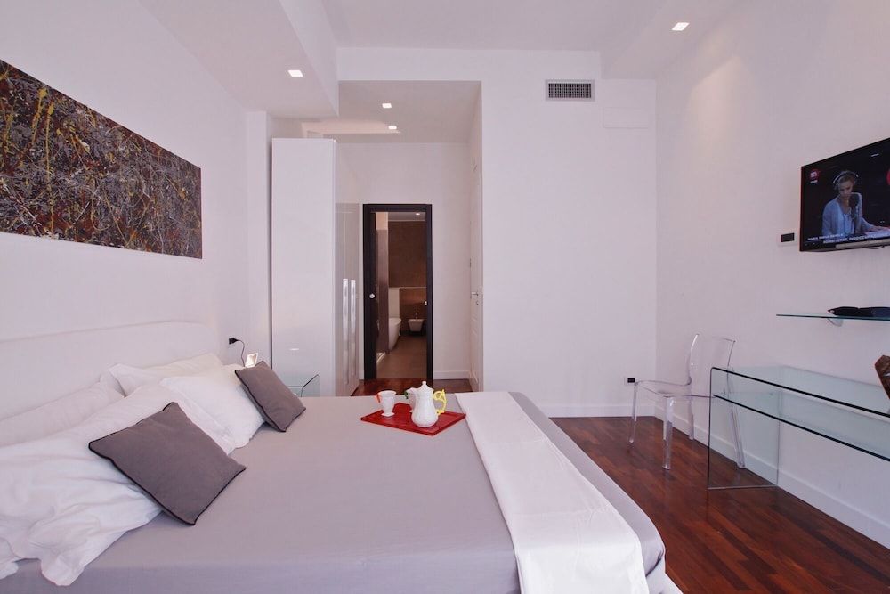 undefined River View 10