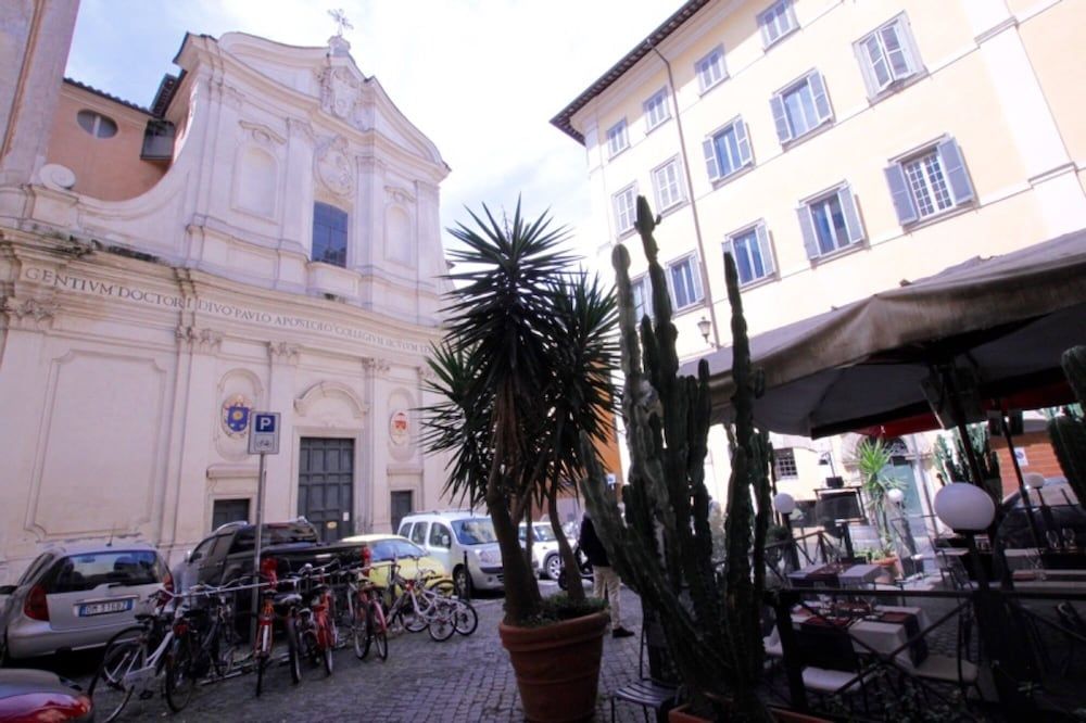 undefined Monticelli Viola