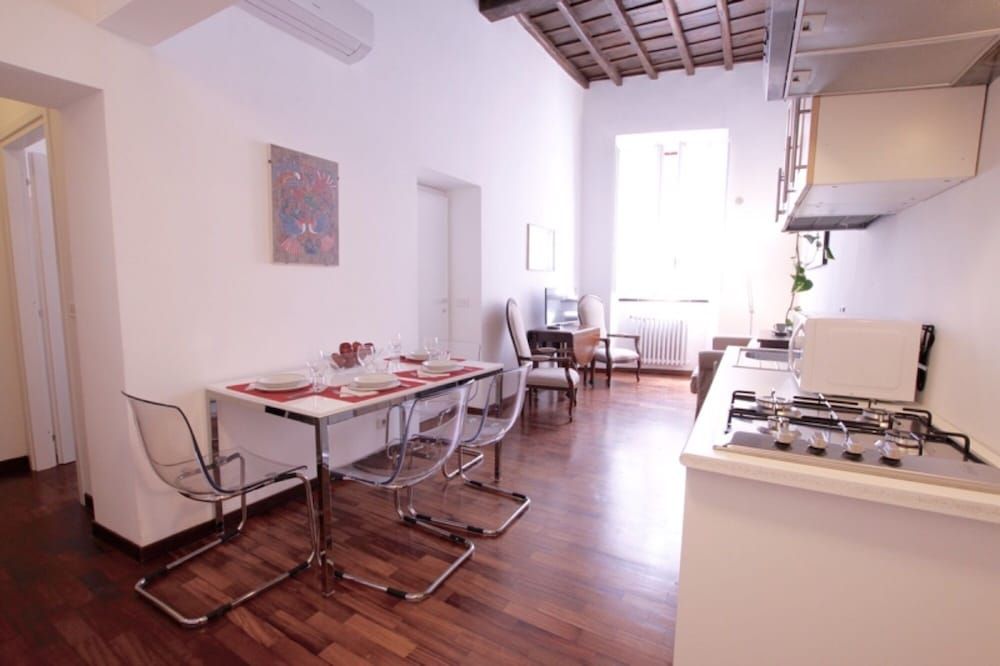 undefined Monticelli Viola 6