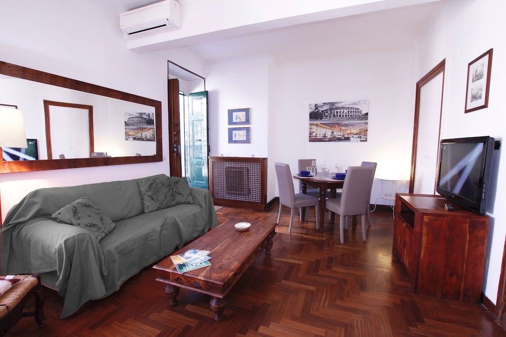 undefined Mellini River 5