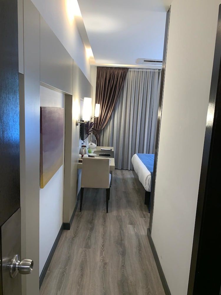 MY Hotel Business Room, City View 8