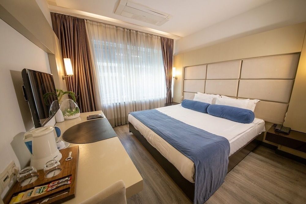 MY Hotel Business Room, City View