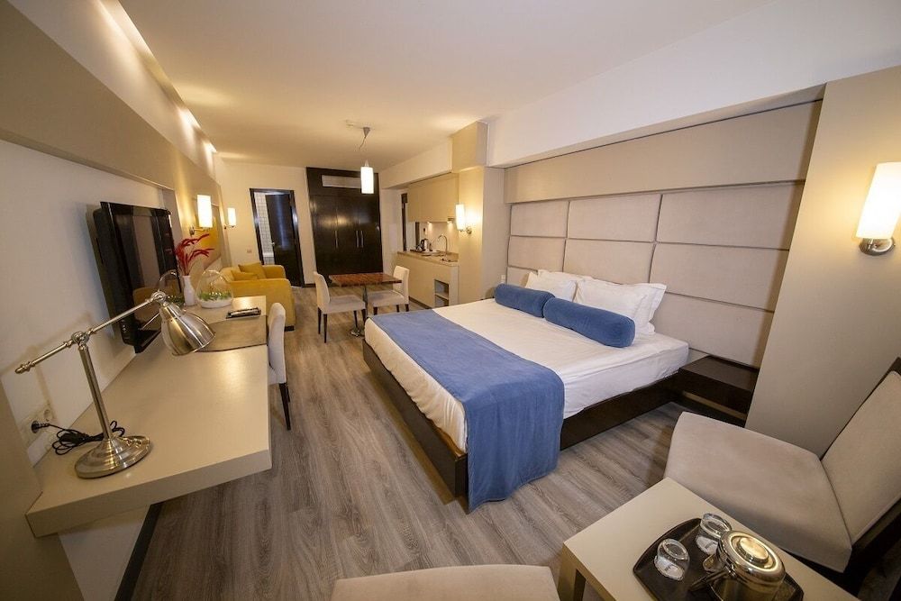 MY Hotel Superior Double Room 3