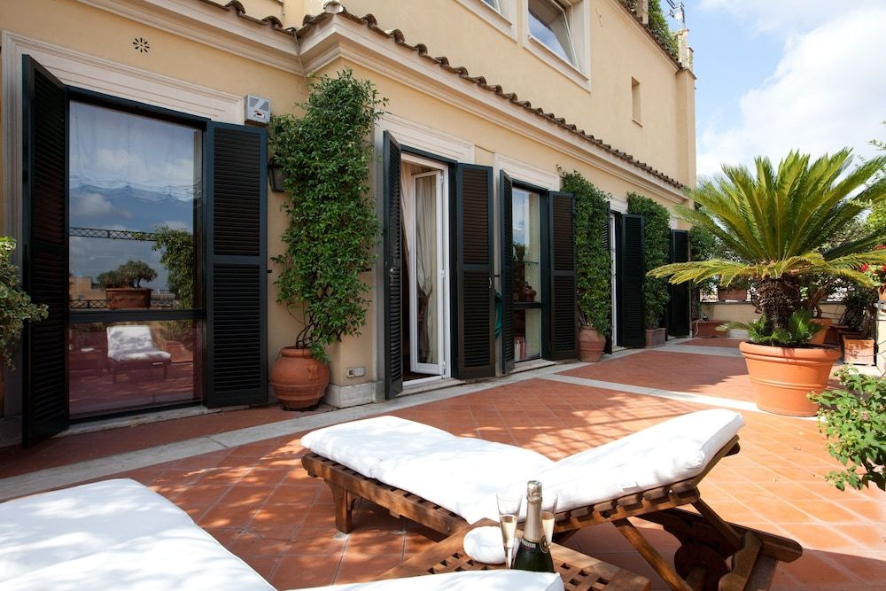 Rental in Rome Trevi Luxury Penthouse Apartment, 2 Bedrooms 31