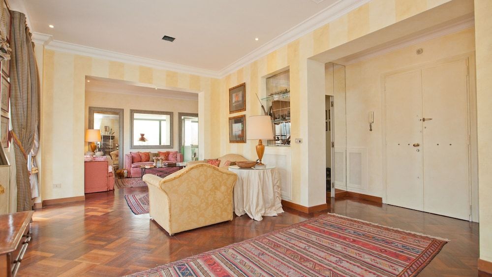 Rental in Rome Trevi Luxury Penthouse Apartment, 2 Bedrooms 23