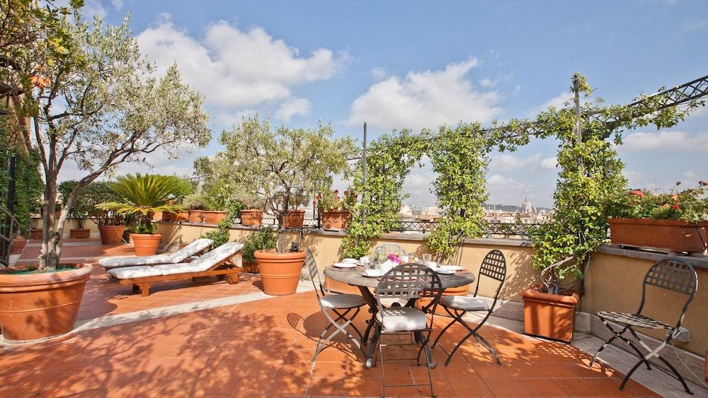 Rental in Rome Trevi Luxury Penthouse Apartment, 2 Bedrooms 26