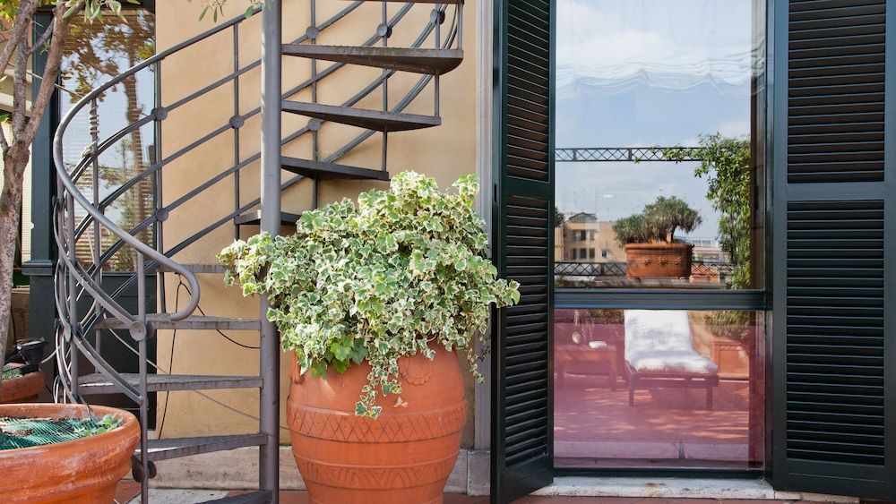 Rental in Rome Trevi Luxury Penthouse Apartment, 2 Bedrooms 29