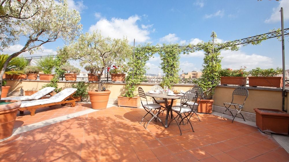 Rental in Rome Trevi Luxury Penthouse Apartment, 2 Bedrooms 28