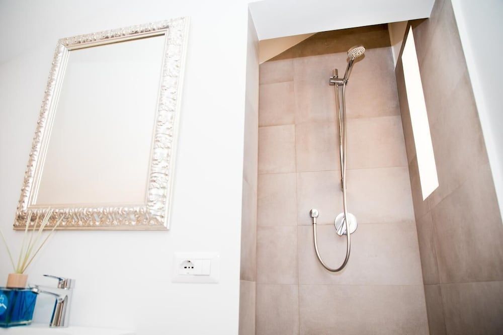 SuityRHome RioneMonti16 Apartment, 2 Bedrooms 24