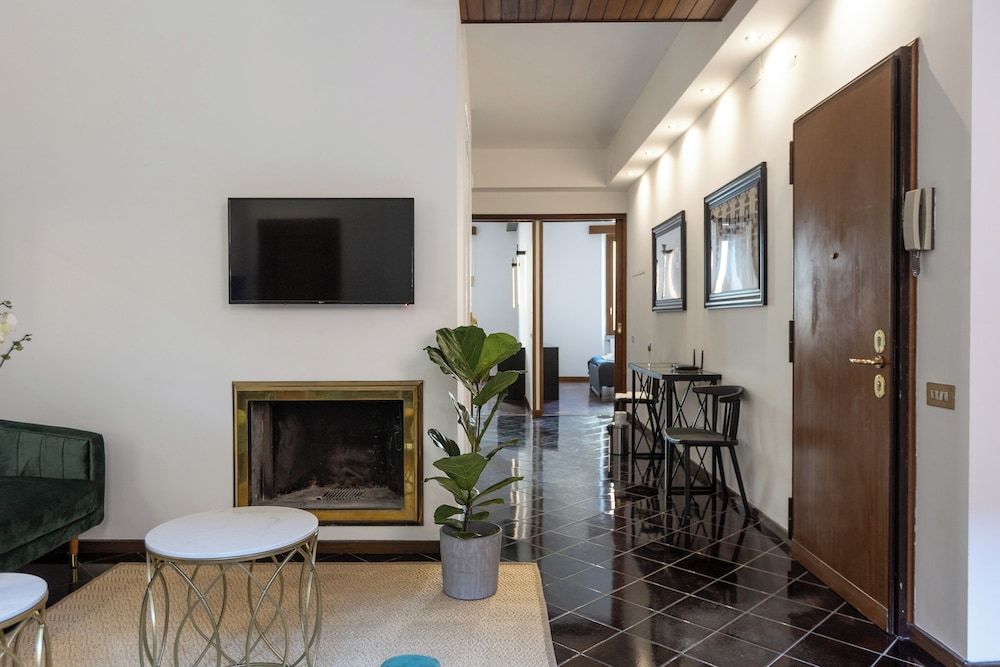 Rental in Rome Borgo Angelico Terrace Apartment, 2 Bedrooms 19