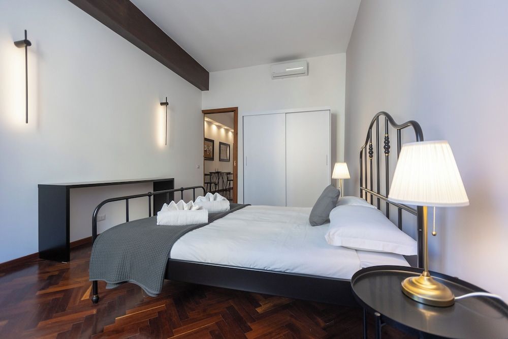 Rental in Rome Borgo Angelico Terrace Apartment, 2 Bedrooms 3