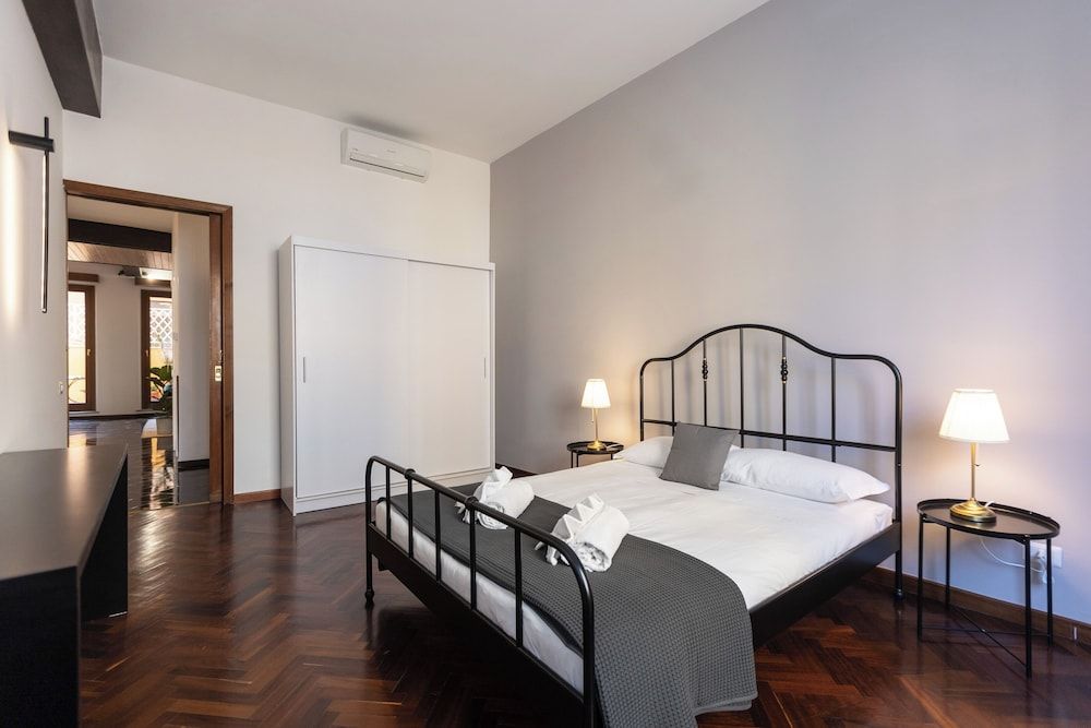 Rental in Rome Borgo Angelico Terrace Apartment, 2 Bedrooms 6