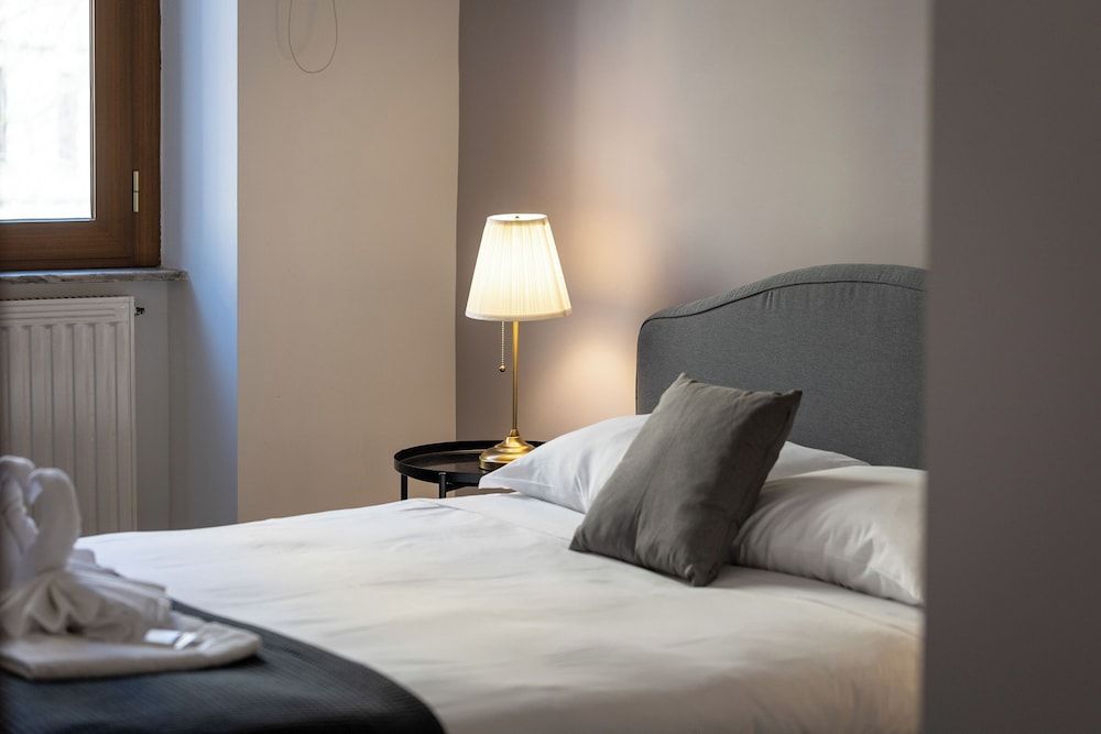 Rental in Rome Borgo Angelico Terrace Apartment, 2 Bedrooms 5