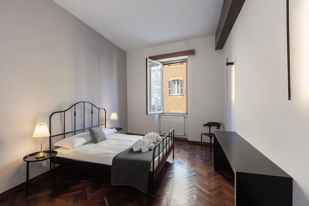 Rental in Rome Borgo Angelico Terrace Apartment, 2 Bedrooms