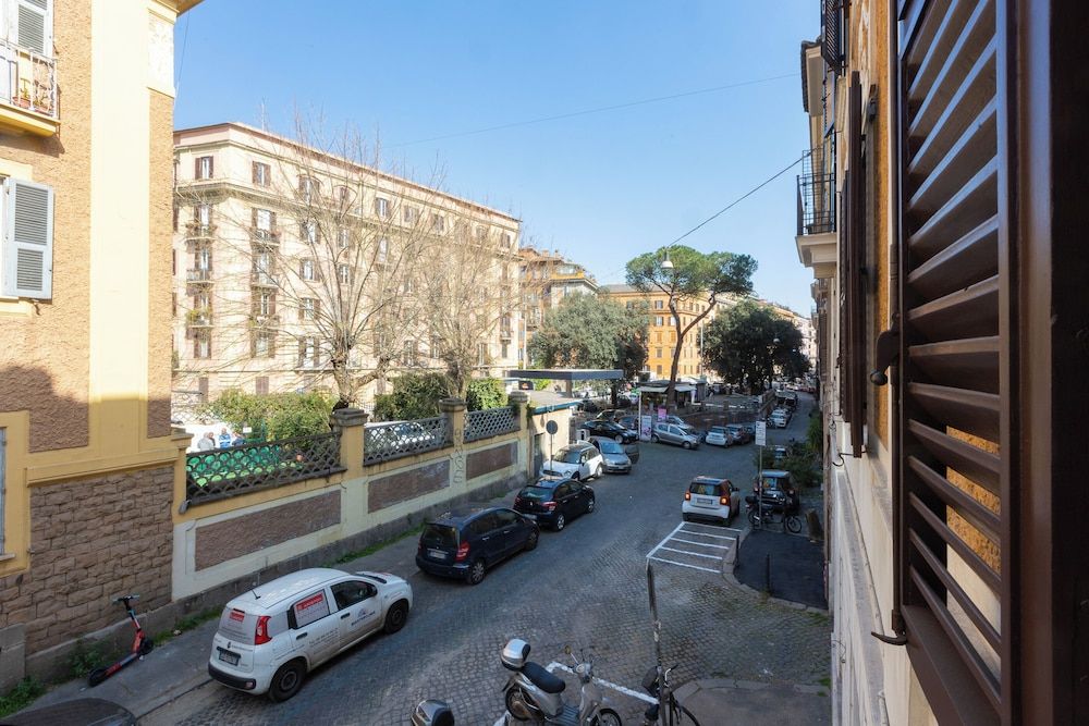 Rental in Rome Borgo Angelico Terrace Apartment, 2 Bedrooms 10