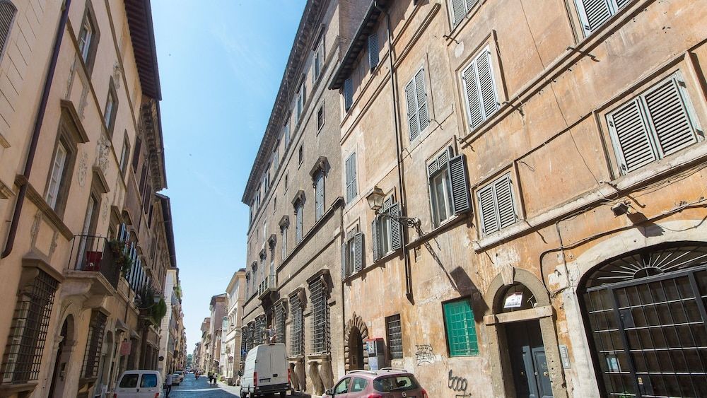 undefined Rental in Rome Giulia Atmosphere 2