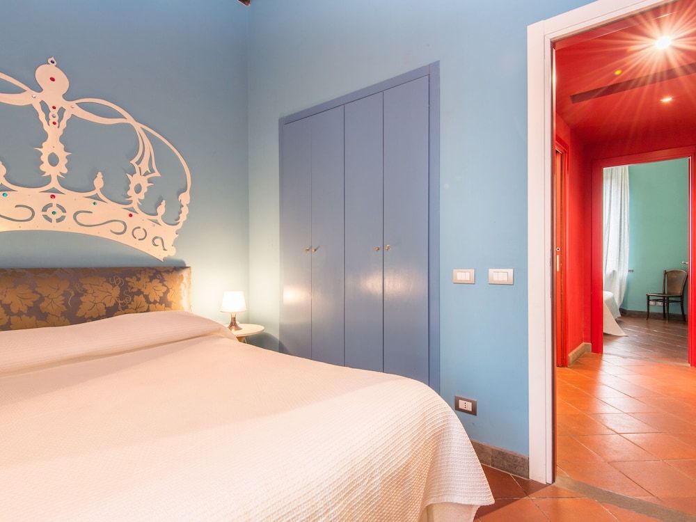 undefined RSH Campo de' Fiori Bright Apartment 8