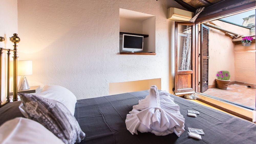 undefined Rental in Rome Arco della Ciambella Penthouse 6