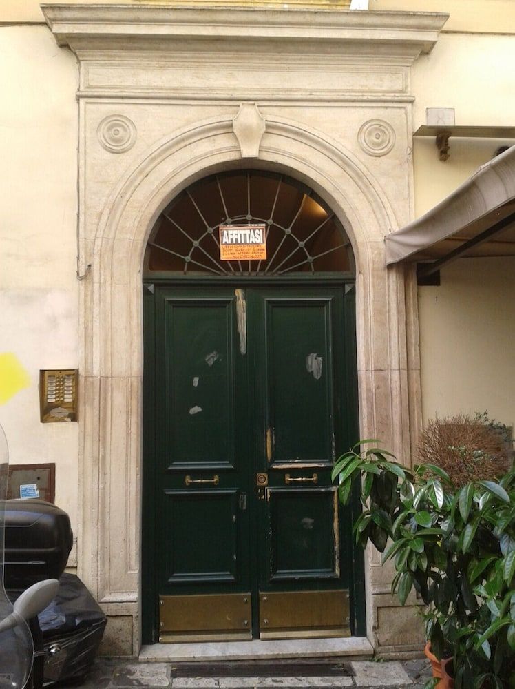 undefined Piazza Barberini