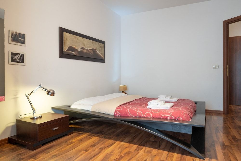 undefined Rialto Apartment Sistine Chapel 7