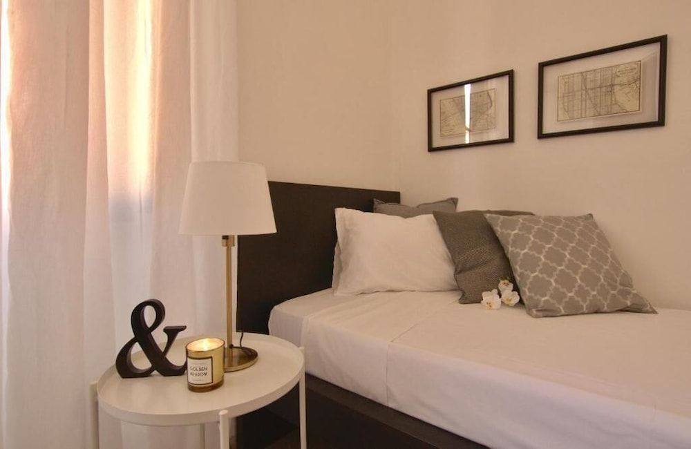 undefined Domus in Laterano 8