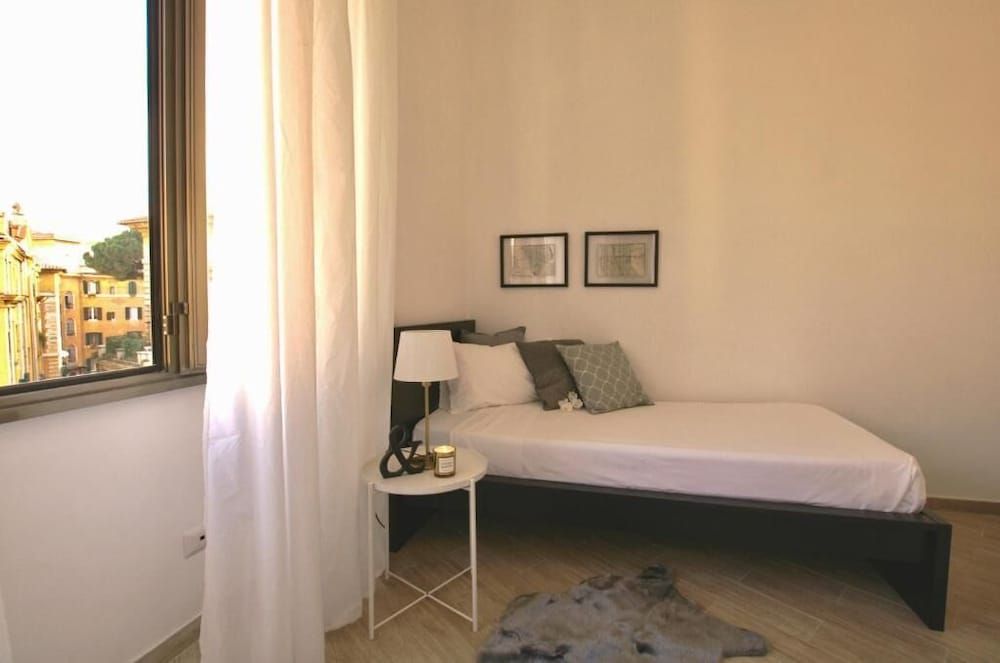 undefined Domus in Laterano 6