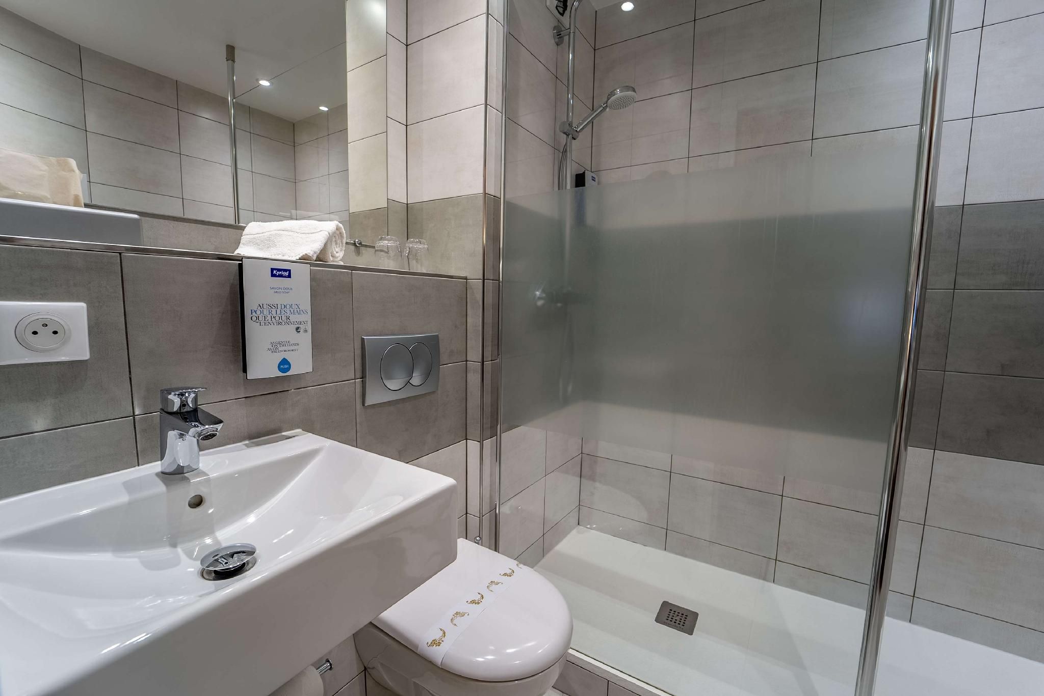 Kyriad Limoges Sud- Feytiat 1 Double Bed 3