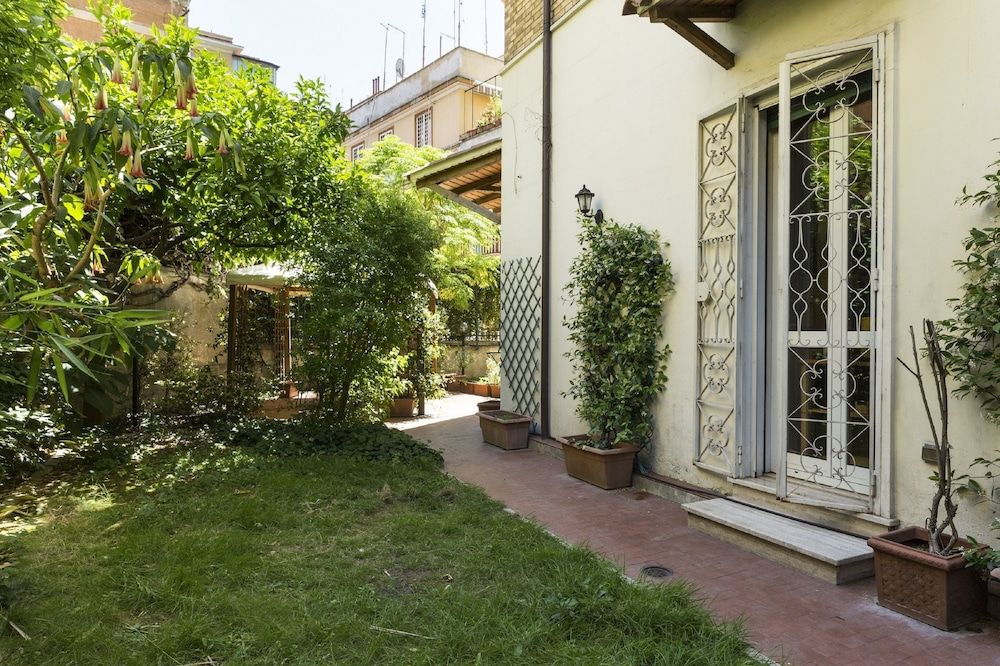 undefined Lemon Tree Apartment Sistine Chapel