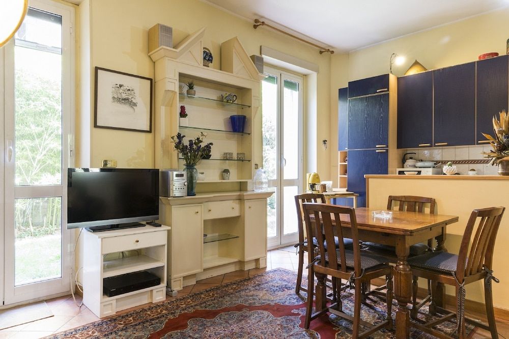 undefined Lemon Tree Apartment Sistine Chapel 10