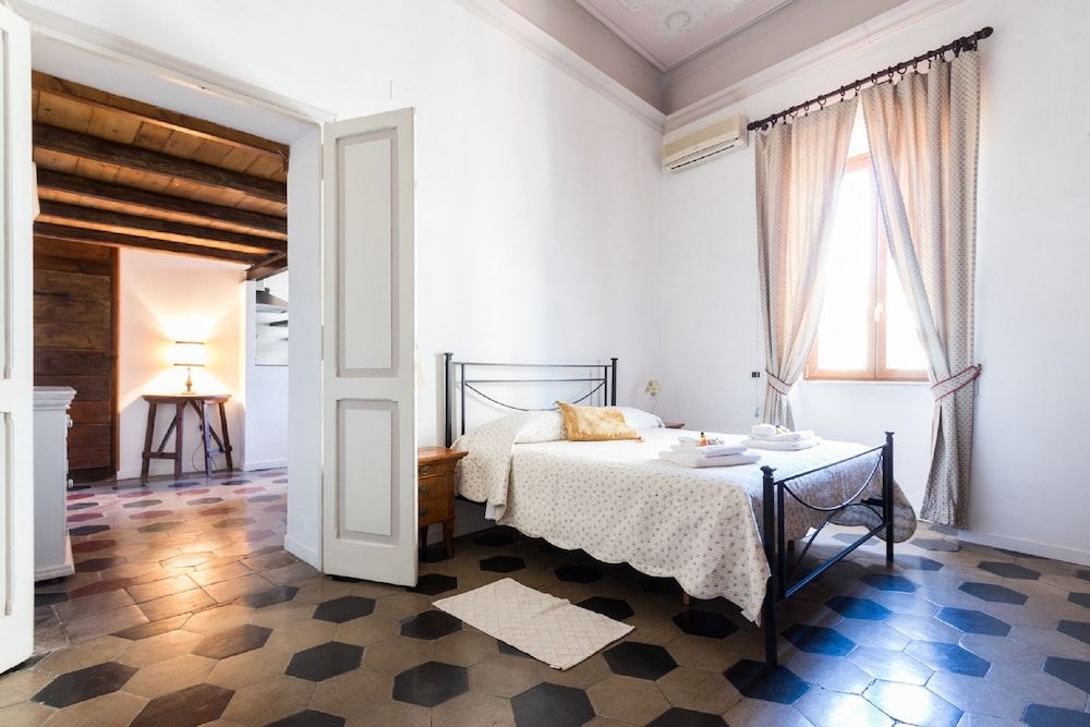 undefined Sunny Apartment Navona Sq 8
