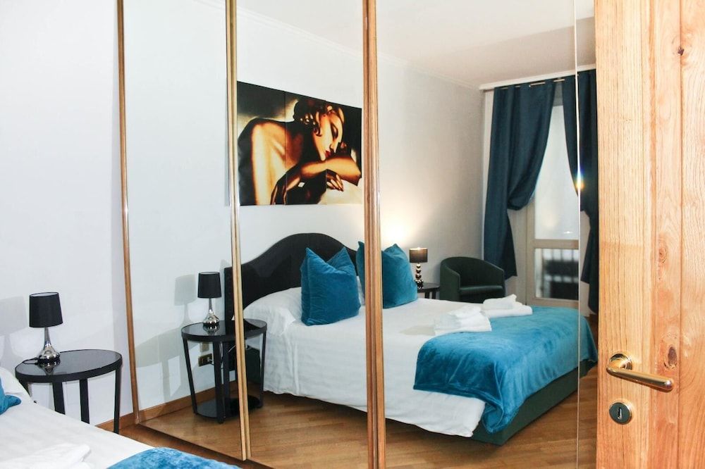 undefined Two Bedroom Apartment 4