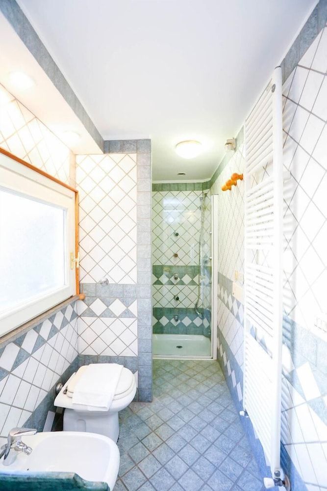 Two Bedroom Apartment Apartment, 2 Bedrooms 17