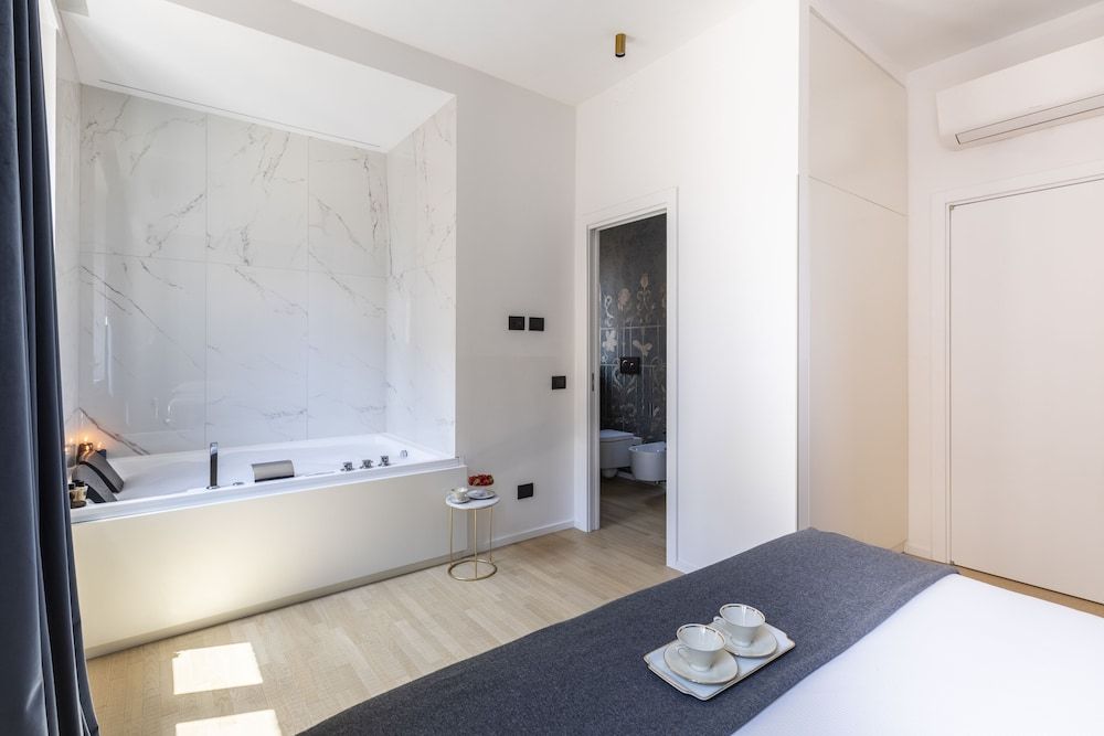 ROMAC - Trinity II with Sauna & Hot Tub Deluxe Apartment 23