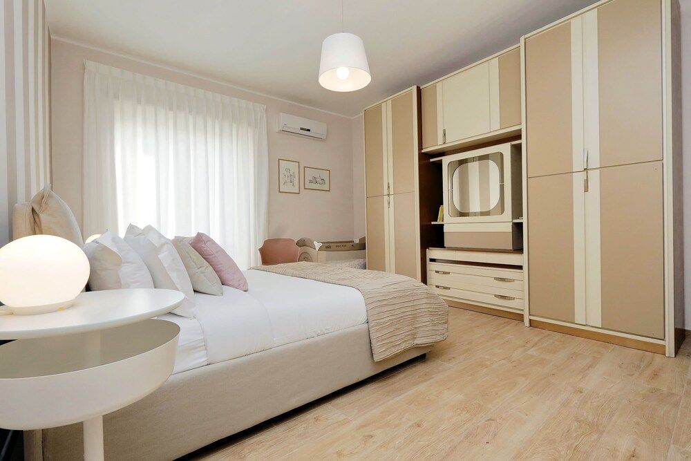 undefined The Place to Be 7