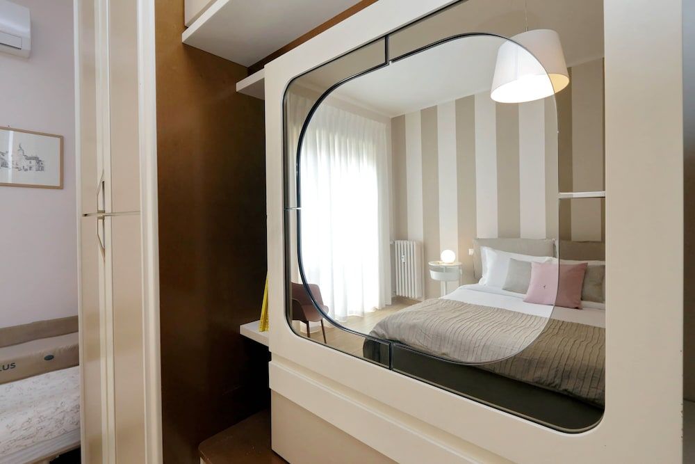 undefined The Place to Be 8