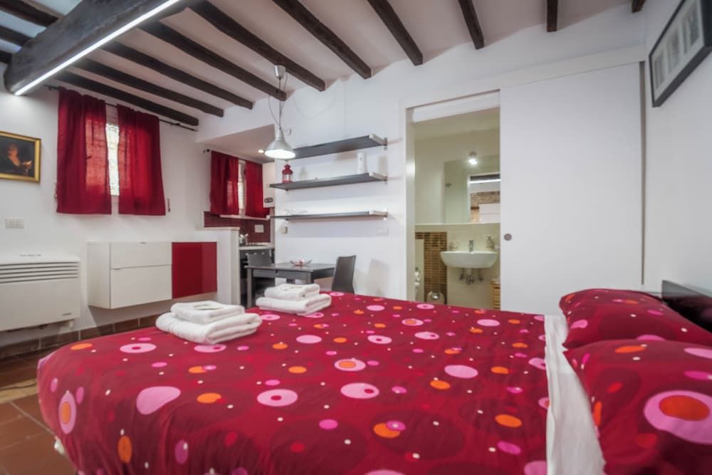 Nice Studio in Trastevere Apartment, 1 Bedroom, Accessible, City View 11