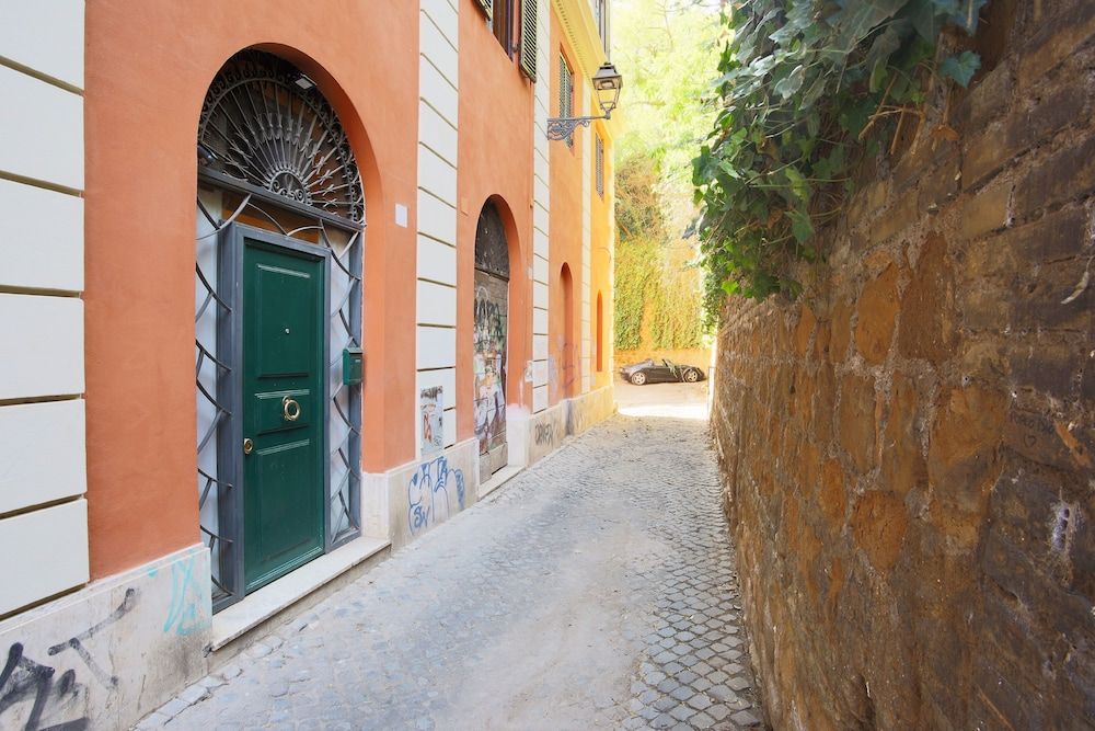 undefined Quiet and Cozy Trastevere Hideaway 3