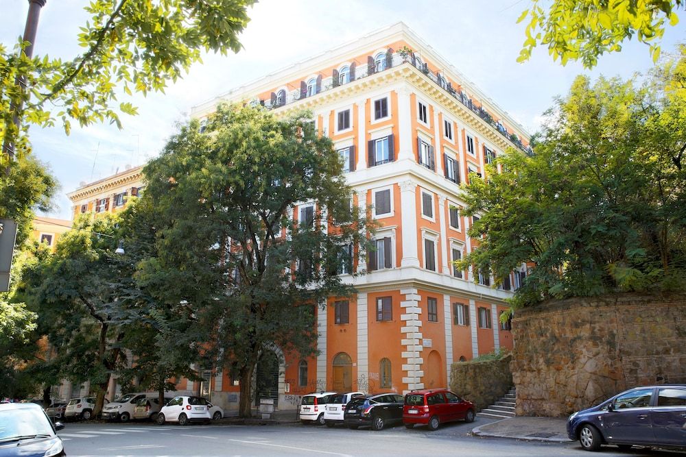 undefined Quiet and Cozy Trastevere Hideaway 2