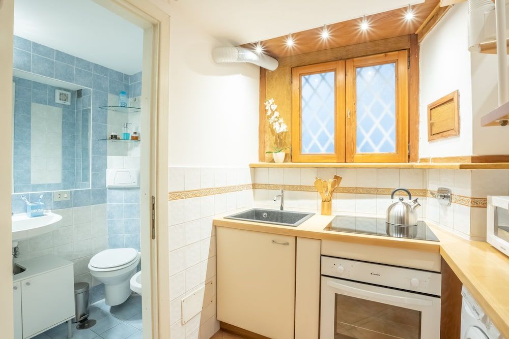 Quiet and Cozy Trastevere Hideaway Apartment, 1 Bedroom 7