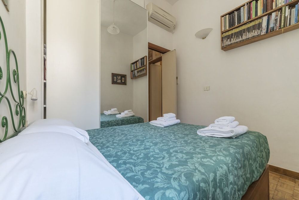 undefined San Lorenzo Wooden Flat 7