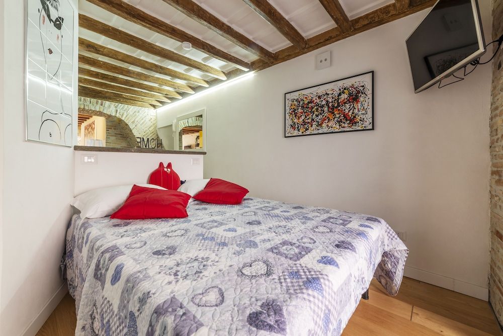 undefined Largo di Torre Argentina Cozy Studio 10