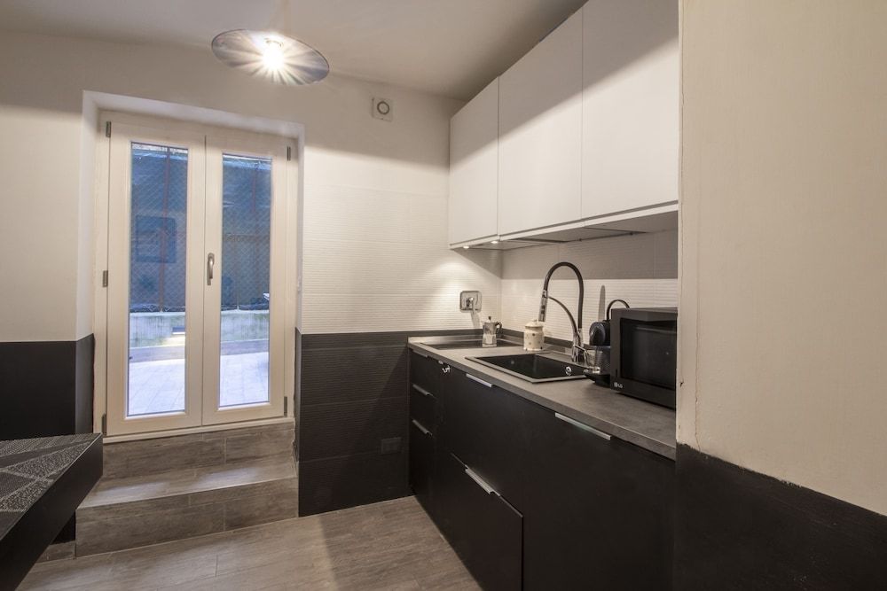 undefined Piazza Vittorio Emanuele NETFLIX Studio 7