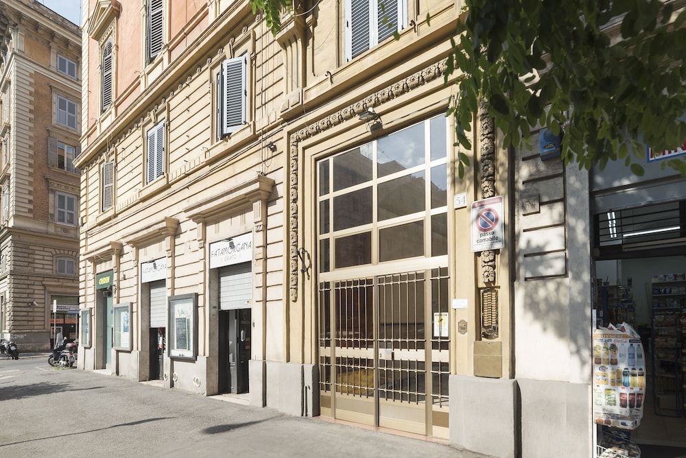 undefined Musei Vaticani Stylish Apartment 2