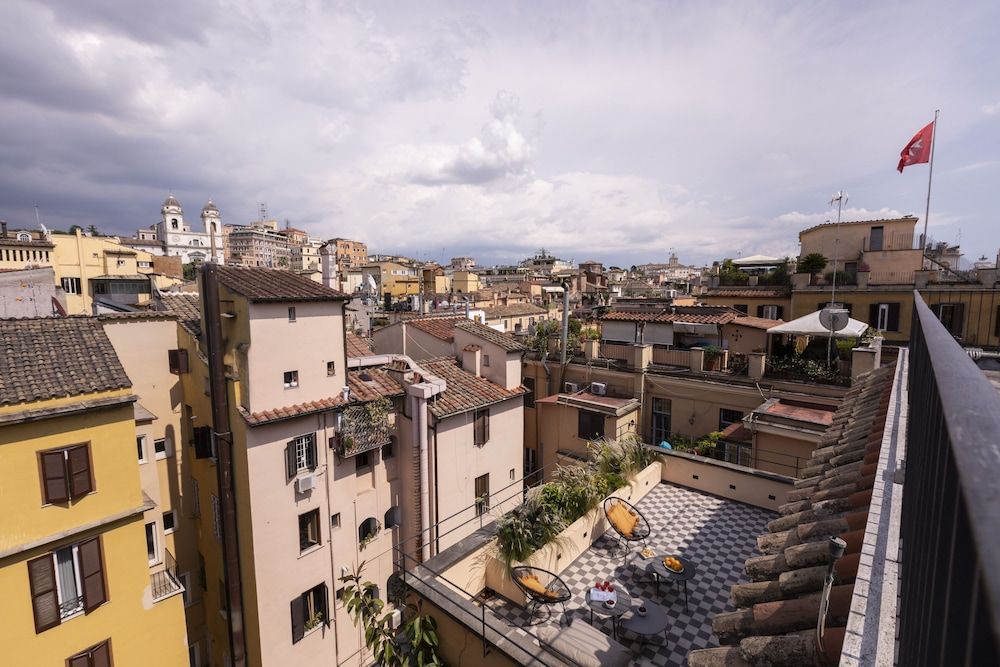 ROMAC - Condotti with terrace Apartment 12