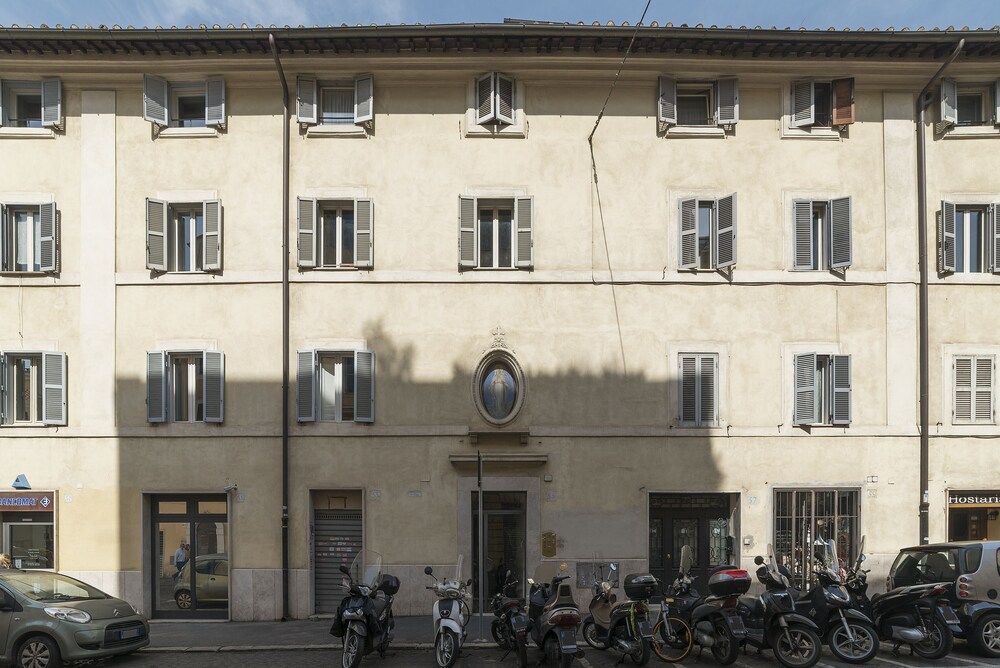 undefined Colosseo Modern Apartment 2