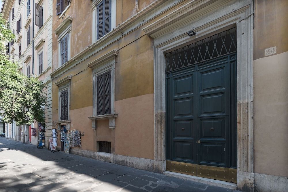 undefined Santa Maria Maggiore Exclusive Apartment 2