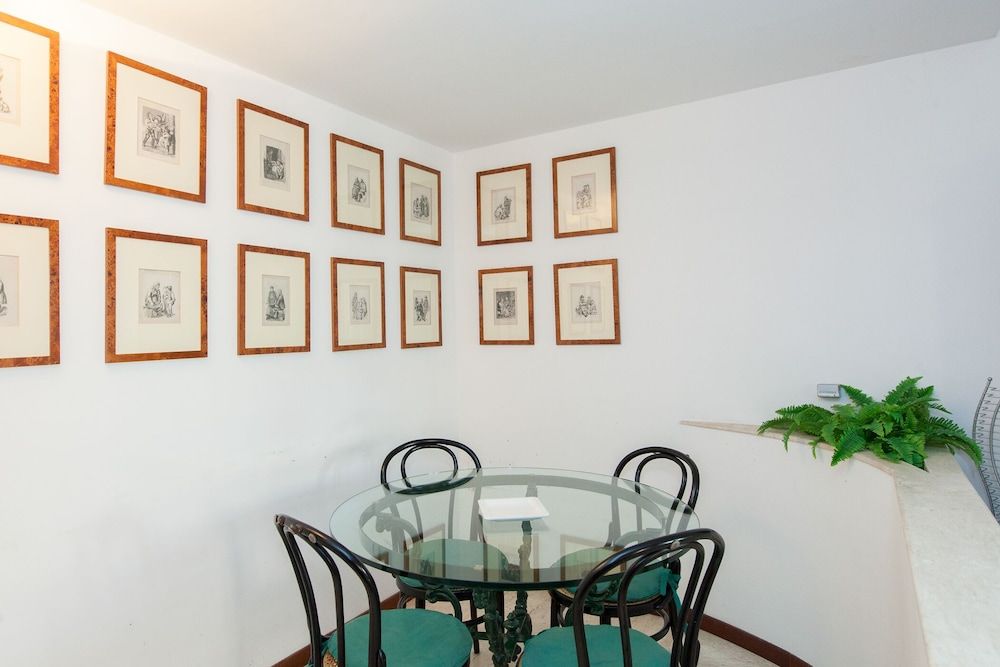 undefined Beautiful Roman Apartment Next To Trevi Fountain 2