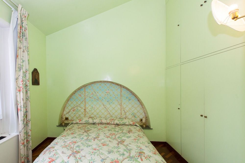 undefined Beautiful Roman Apartment Next To Trevi Fountain 9