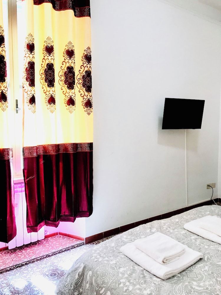 4 Bed Rooms Luxury Apartment Near Colosseum Apartment 25