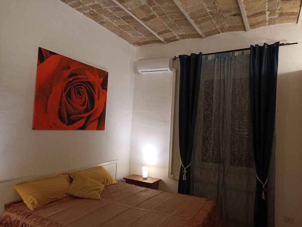 undefined Le Colonne Di San Pietro 6